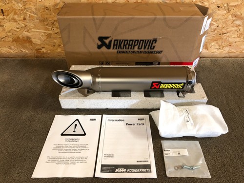 Akrapovic scarico titanio