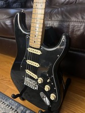 Fender Stratocaster Special Edition SSS Nera. Chitarra elettrica ottime condizioni