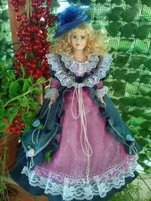  Bambola di porcellana