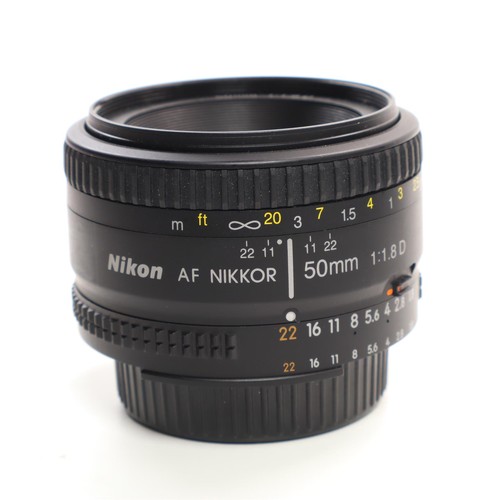 Nikon 8 d - nikon, f/1.8