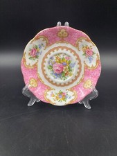 Piatto sotto tazza piattino