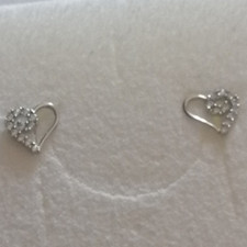 Orecchini da donna a forma di cuore con zirconi in oro bianco 9 carati Stroili