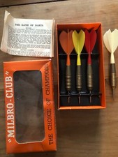 3 FRECCETTE CON SCATOLA + 1 FRECCETTA VINTAGE MILBRO-CLUB DARTS