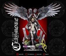 Clare Claymore modello in