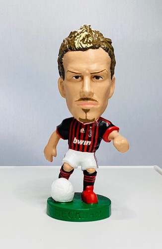 Figurina prostar non - figurina,
