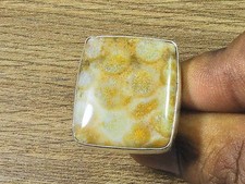 Anello con pietra ottagonale