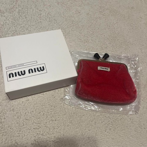 Miu velvet novelty pouch - miu,