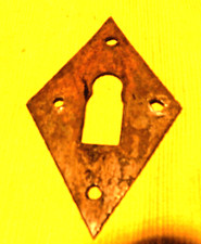 BOCCA-CHIAVE IN FERRO FORGIATO, DA PORTONCINO RUSTICO, ZONA MONTANA FINE '700