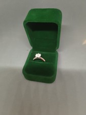 Anello in platino con diamanti