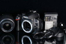 Nikon D3000 10.2MP con 18-55mm