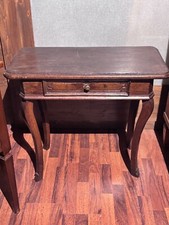 Tavolino in legno di noce con cassetto, '700