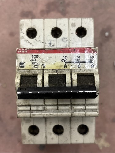 Interruttore magnetotermico