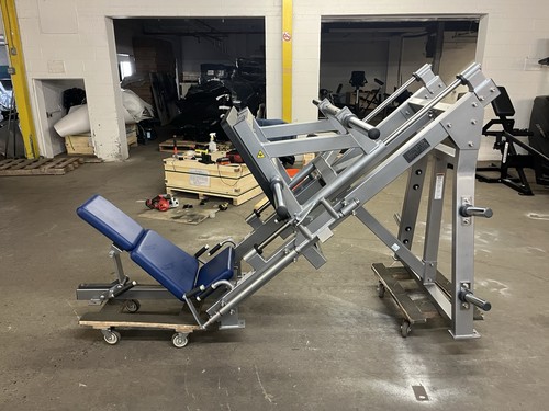 Demo model hammer strength - model-,
