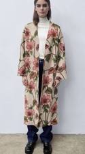 Cappotto Zara aperto davanti