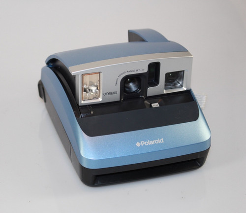 Polaroid one 600 100mm focus - polaroid,