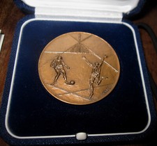 1990 Agenore Fabbri La Gioia dell'atleta Medaglia in bronzo es. n. 637  Calcio