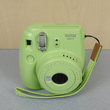 Fotocamera istantanea Fujifilm Instax Mini 9 verde testata funzionante con cinturino