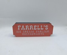 Insegna logo negozio gelateria Farrell's mensola scrivania arte arredo casa