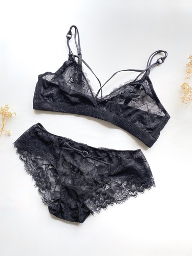 Reggiseno nuovo con etichette