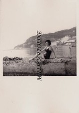 DIANO MARINA - Foto di ragazza in costume  sul molo- 1967