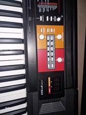 pianola yamaha psr f51