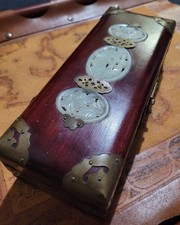 Cofanetto cinese vintage in legno con inserti in giada scolpita Shanghai China