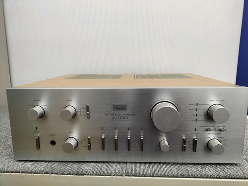 Amplificatore stereo integrato