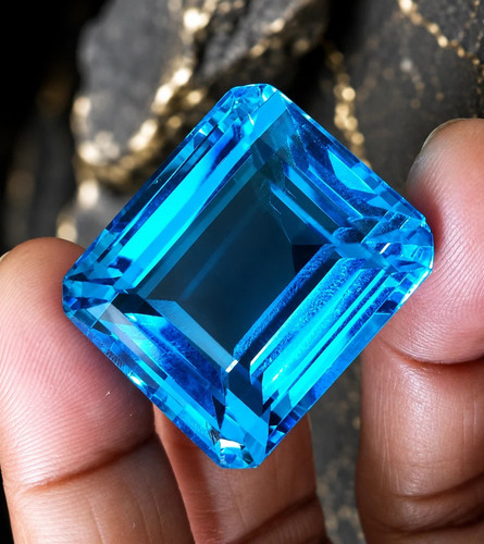Topazio blu naturale