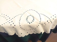 tovaglia Ovale Lino ricamata a