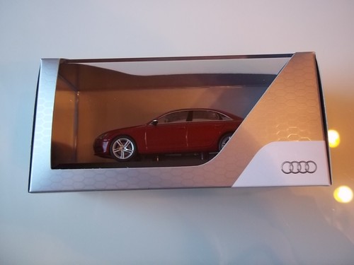 Audi lim perla - a4, (b9/8w)