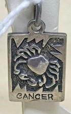 VECCHIA MEDAGLIETTA RETTANGOLARE IN ARGENTO 925  INCISA SEGNO ZODIACALE CANCRO