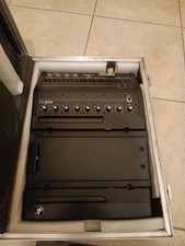Mixer Mackie DL806 + Flight Case