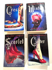 Lot 4 The Lunar Chronicles