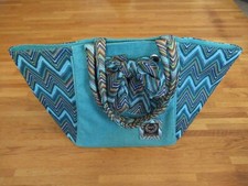 Borsa Gian Marco Venturi GMV blu con foulard chiusura a cerniera e tasca interna