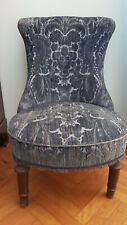 Poltroncina da camera fine ‘800 rivestita in velluto di seta blu in ottime condi