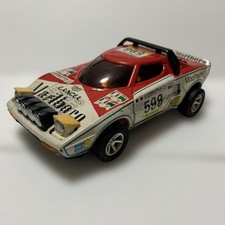 Auto giocattolo latta