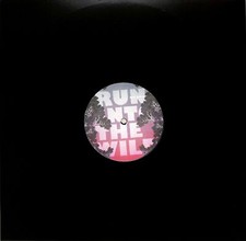 Erik Sumo / RUN INTO THE WILD