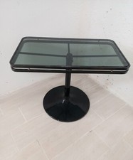 Tavolino con gamba tulip