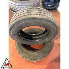 Set of 2 2 MICHELIN 215/75