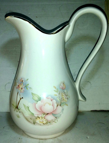 Vecchia brocca ceramica - vecchia,