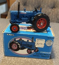 Trattore diesel ERTL Ford