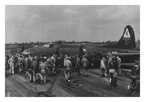 Boeing b17 flying - boeing,