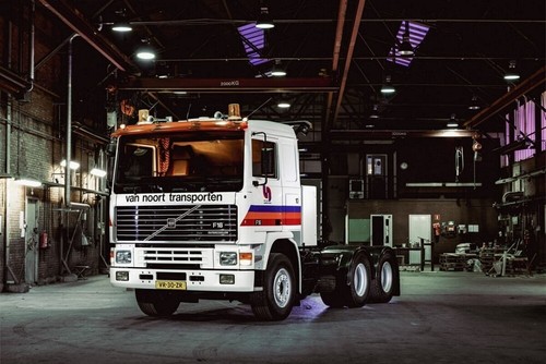 Volvo f16 6x4 van - volvo,