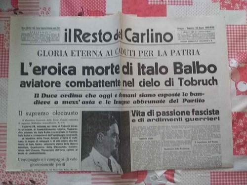 Replica giornale resto del - replica,