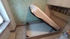 Struttura letto contenitore, con testiera e materasso (120x190) seminuovo 