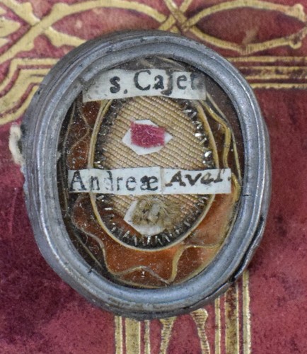 Relic reliquary reliquia - relic,
