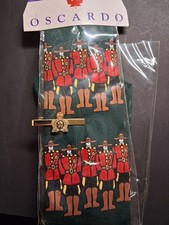 Cravatta verde fantasia ROYAL Canadian MOUNTIES e ago per cravatta