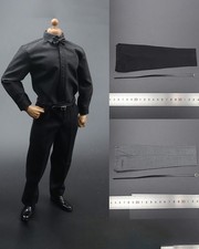 Pantaloni e cintura stile