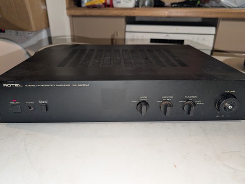 Amplificatore stereo integrato