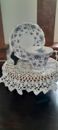 Vintage royal albert teacup - royal,